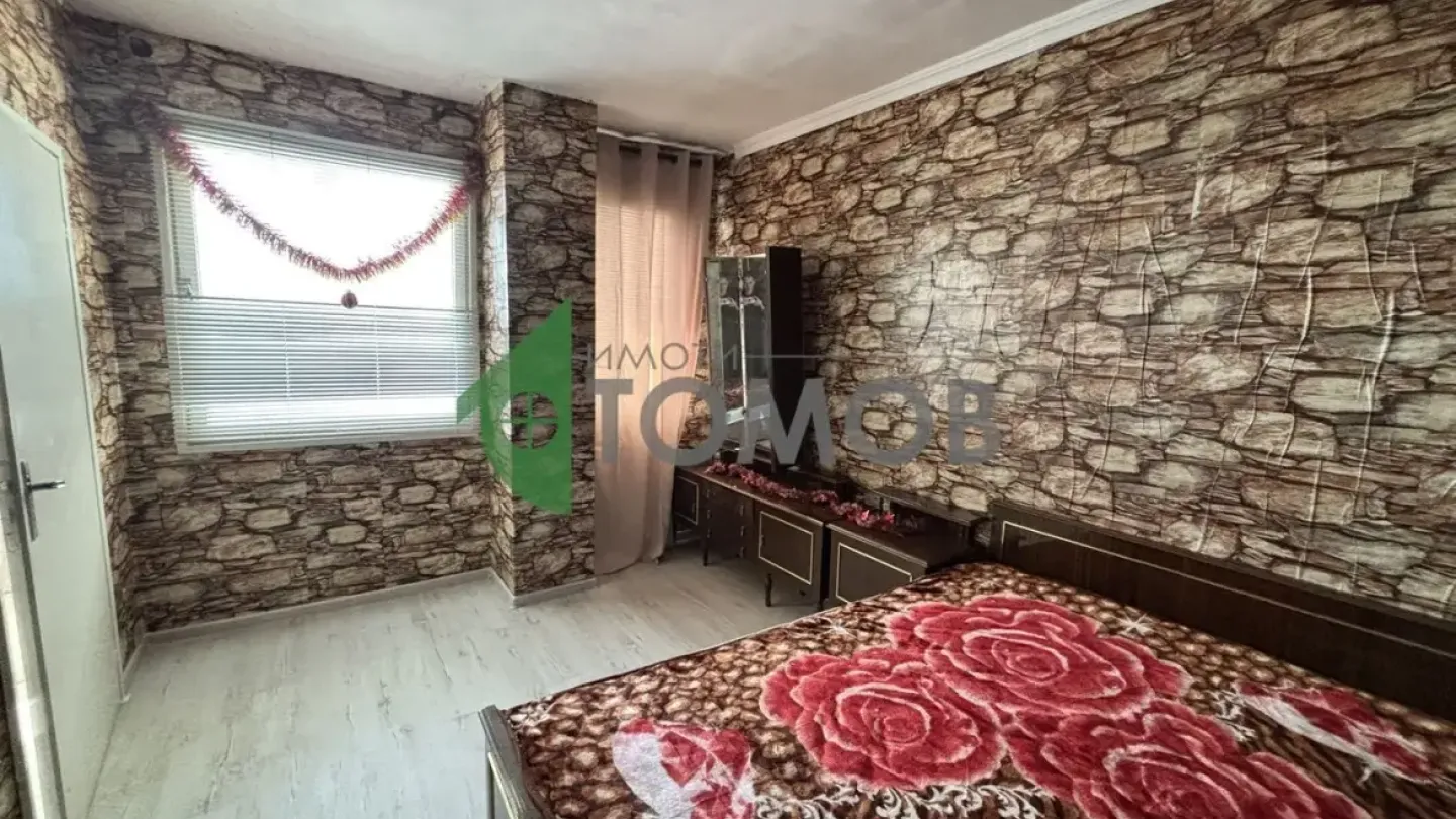 Fully Furnished 2-Bedroom Apartment Near Galleria Mall, Stara Zagora - Image 3