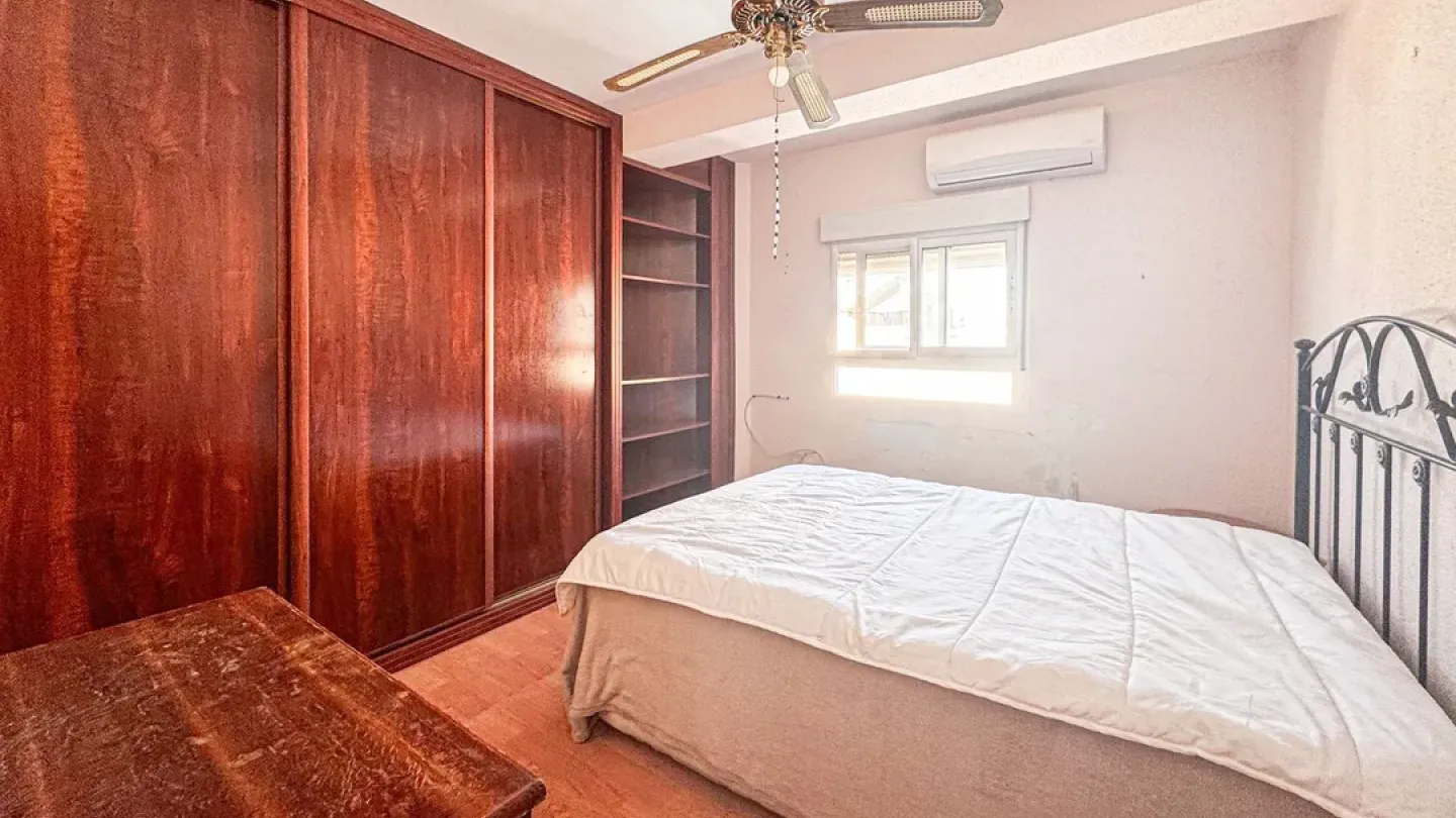 Bright Almería Apartment with Investment Potential – 68m2 - Image 4