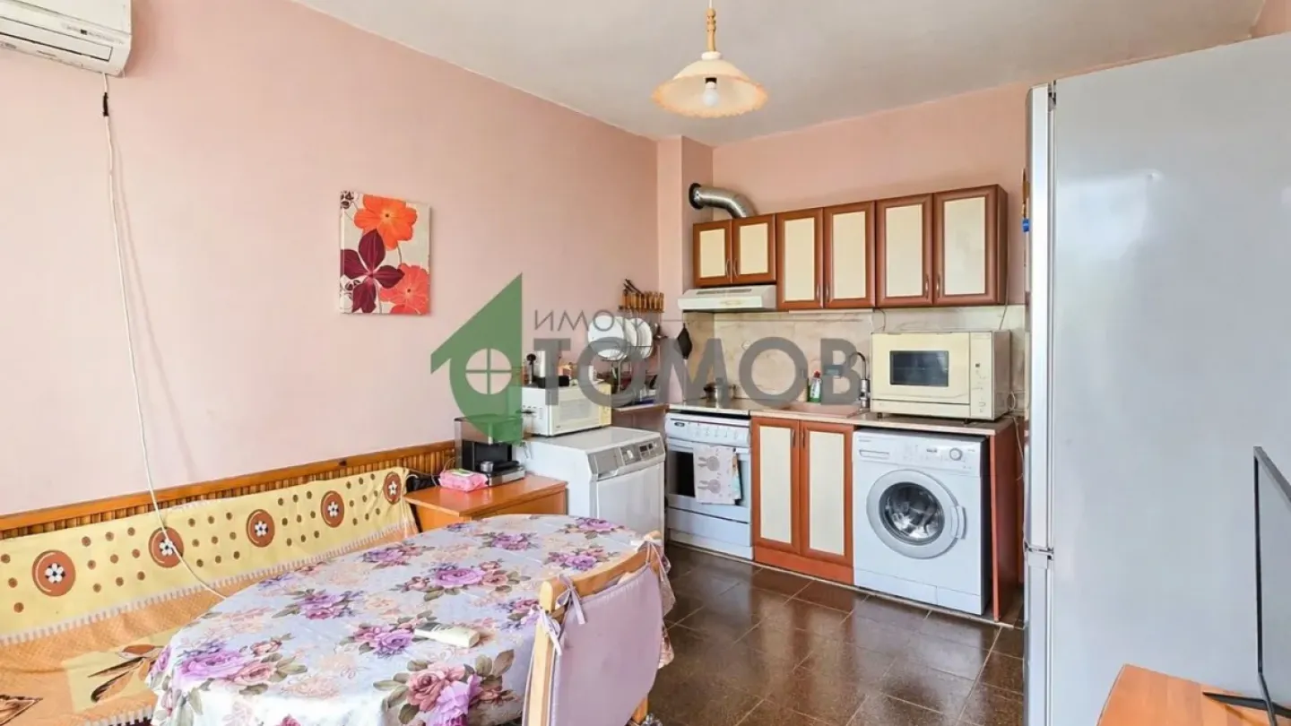 Spacious Fully Furnished Apartment in Central Stara Zagora, Bulgaria - Image 1