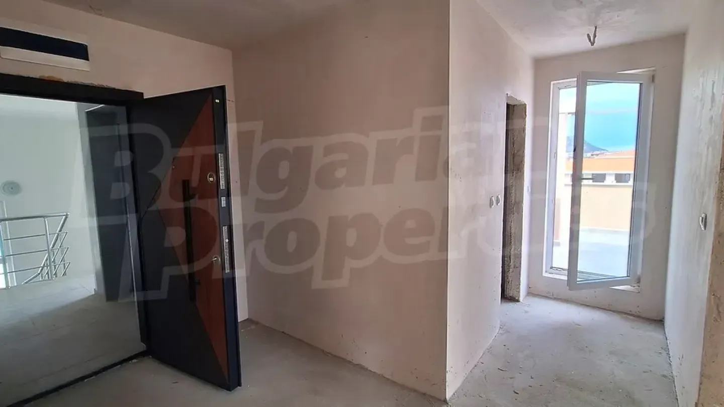 Spacious Plovdiv Apartment with Rooftop Terrace & Parking Space - Image 2
