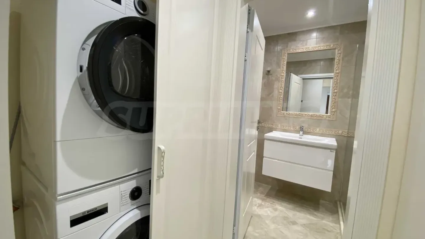 Spacious Fully Furnished Apartment in Central Varna, Bulgaria - Image 4
