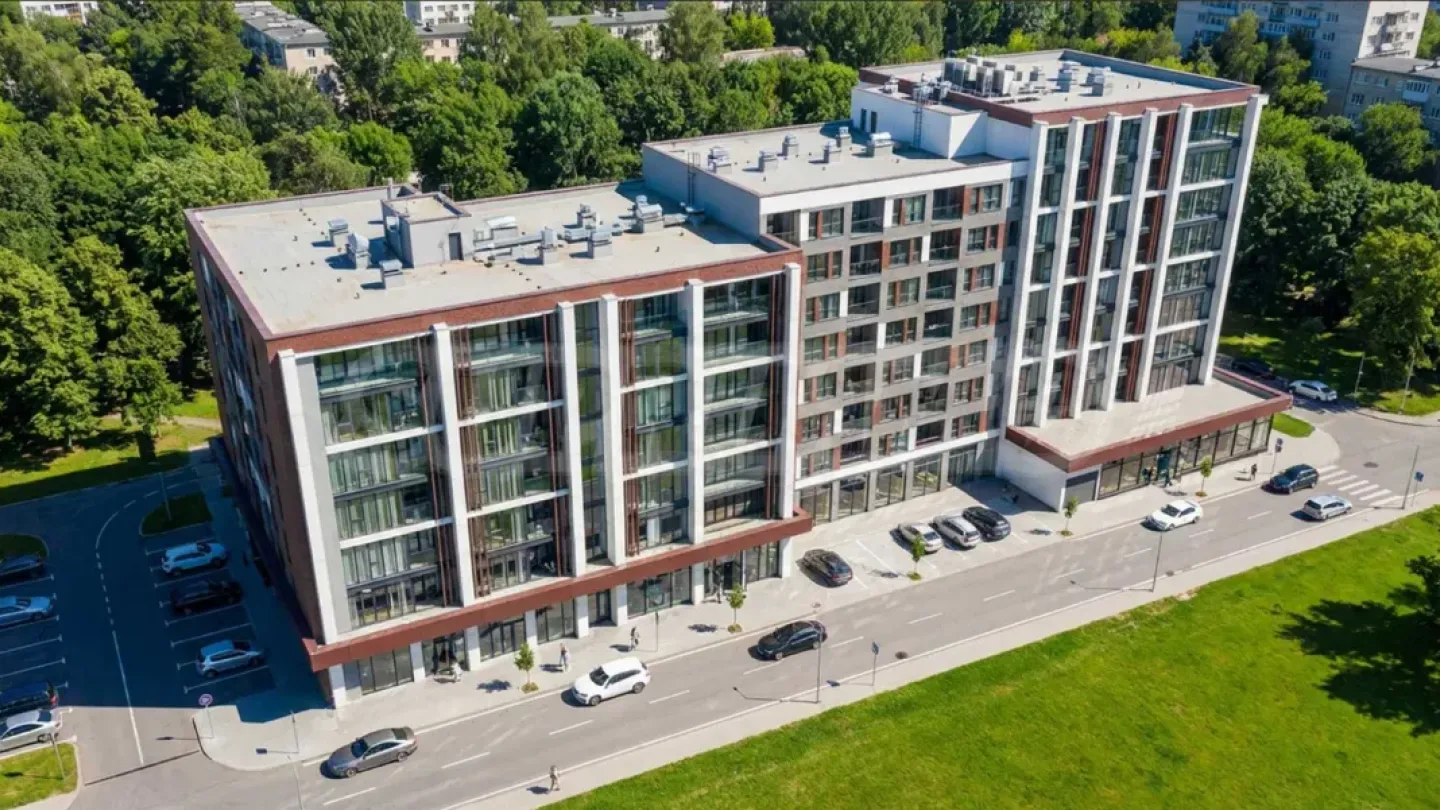Spacious 2-Bedroom Apartment in New Plovdiv Complex - Image 2