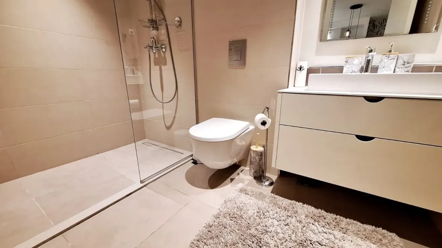 Spacious 2-Bedroom Apartment with Garage in Belgrade's BW Metropolitan - Image 4