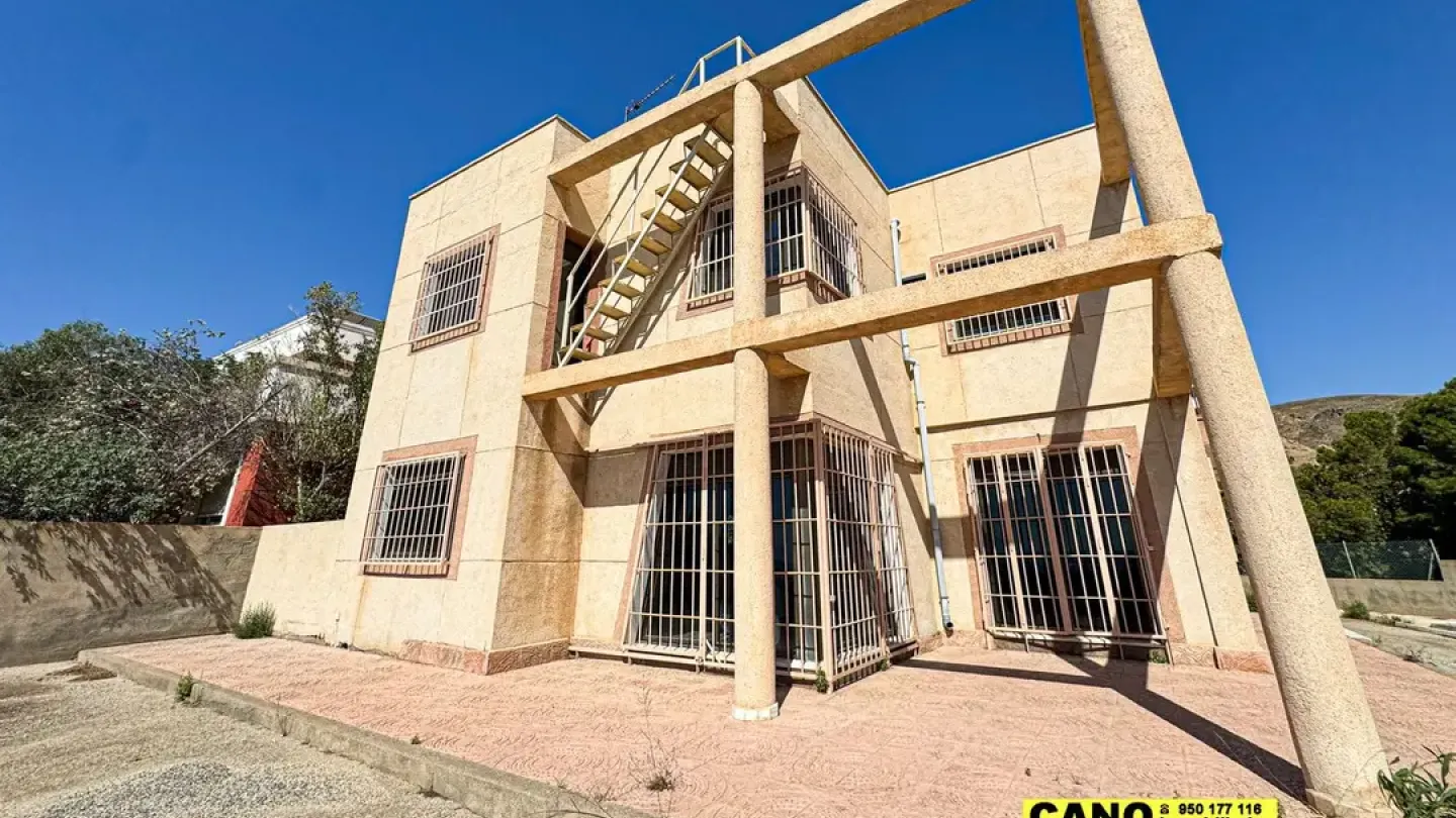 Spacious 5-Bedroom Chalet with Pool & BBQ in Huércal de Almería - Image 3