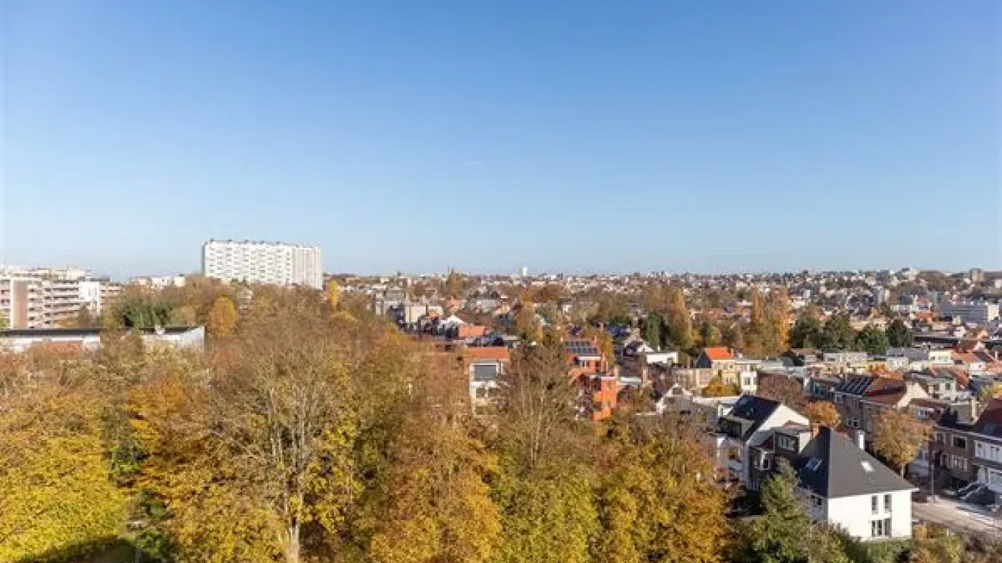 Uccle Center Apartment with Terraces & Breathtaking Brussels Views - Image 2