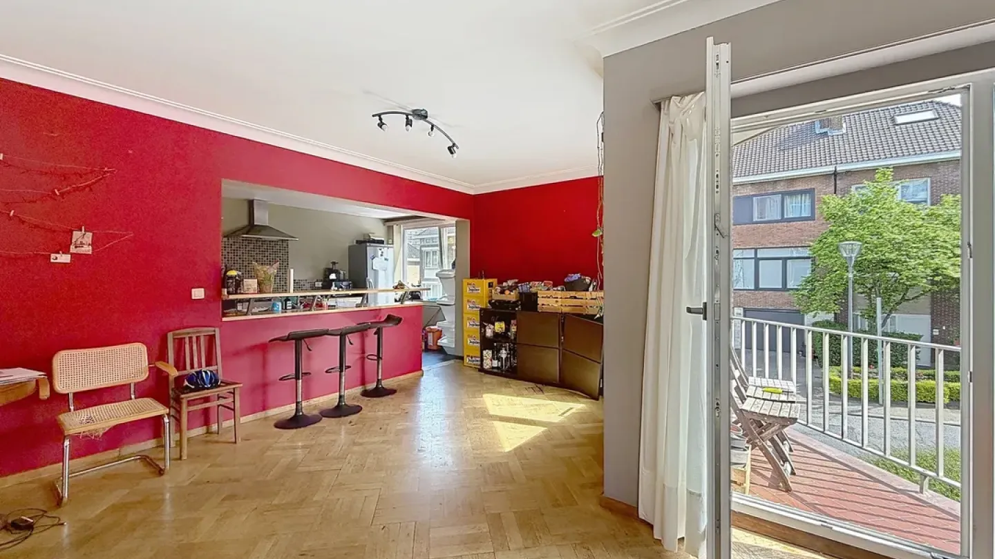 Spacious 6-Bedroom Apartment with Terraces in Woluwe-Saint-Lambert - Image 1