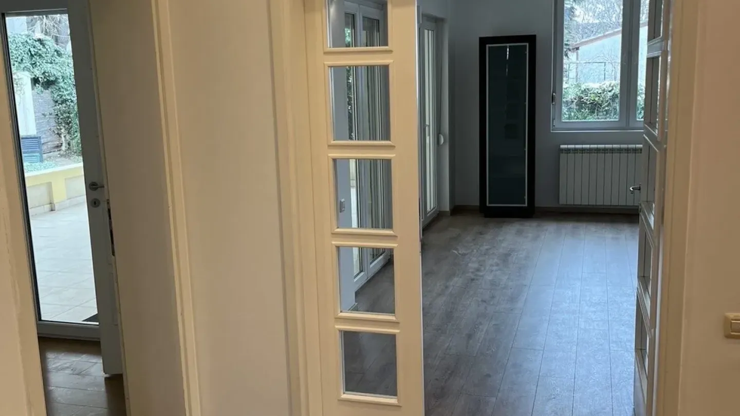 Spacious House in Voždovac with Garden and Garage for Rent - Image 5