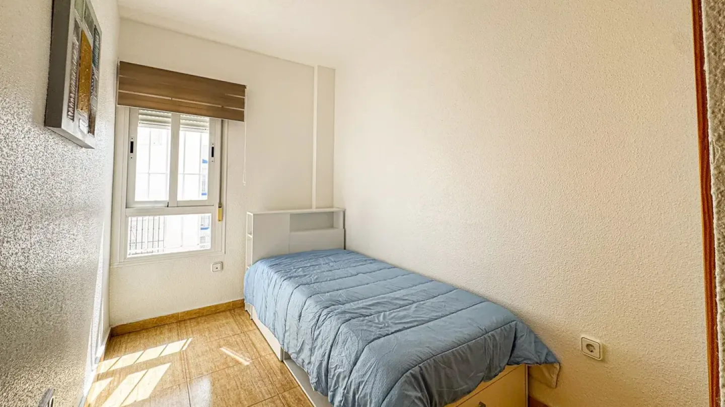 Spacious 3-Bedroom Apartment with Elevator in Beautiful Carboneras - Image 4