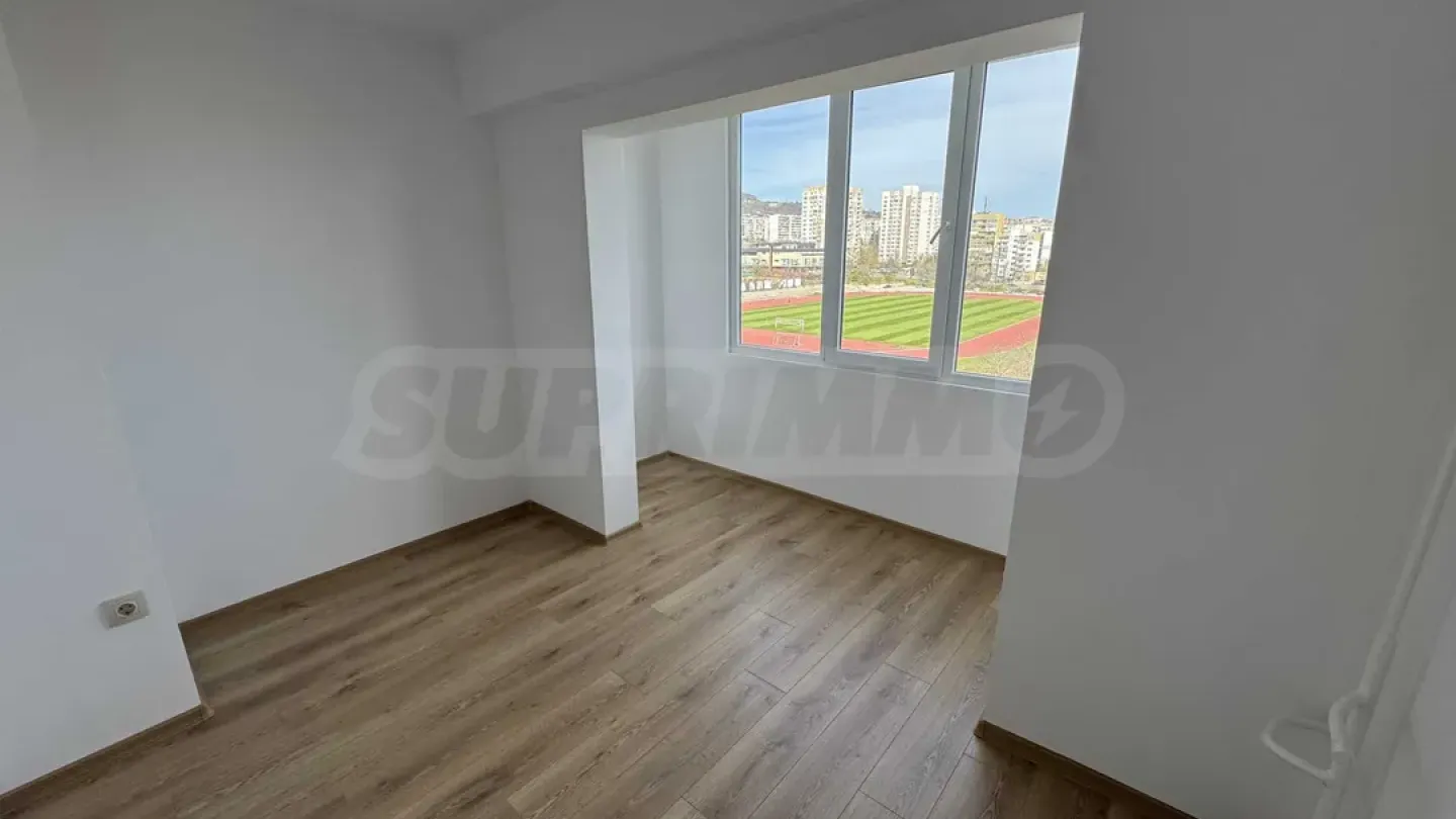 Spacious, Renovated 1-Bedroom Apartment in Mladost 1, Varna - Image 4