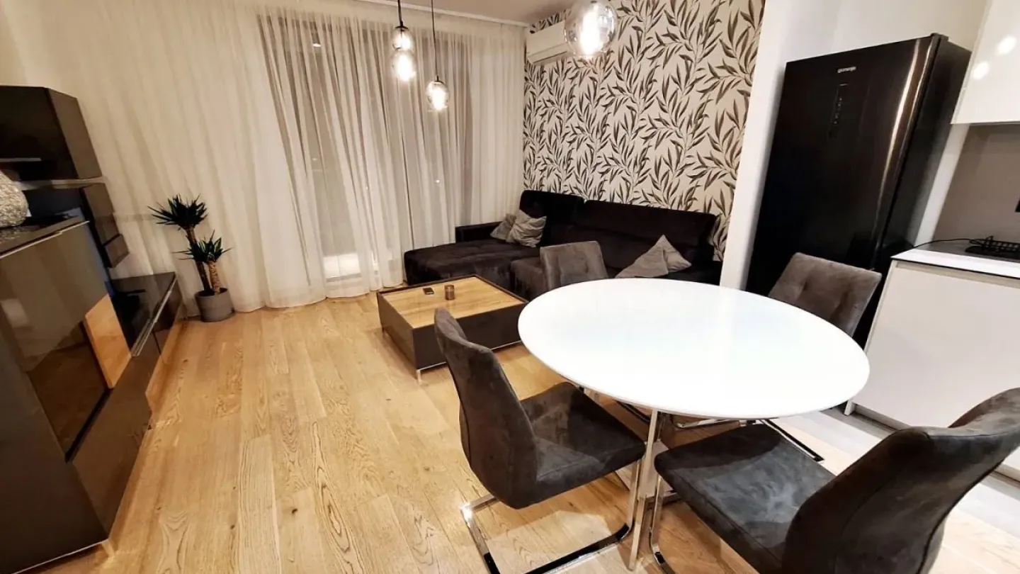 Spacious 2-Bedroom Apartment with Garage in Belgrade's BW Metropolitan - Image 1