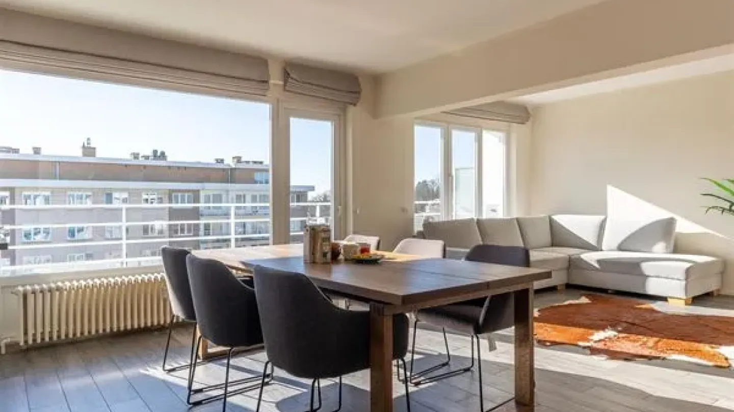 Bright 3-Bedroom Penthouse with Terraces & Parking in Ukkel - Image 5