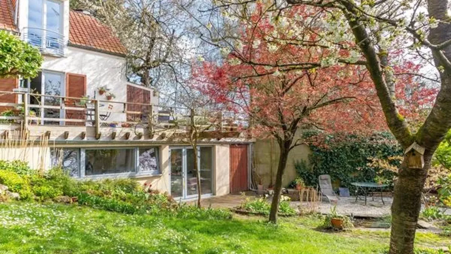Charming Victorian House with Garden: Peace & Versatility in Ukkel - Image 5