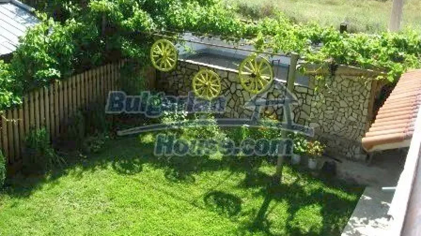 Charming Bulgarian House Near Bansko with Garden & Heating - Image 3