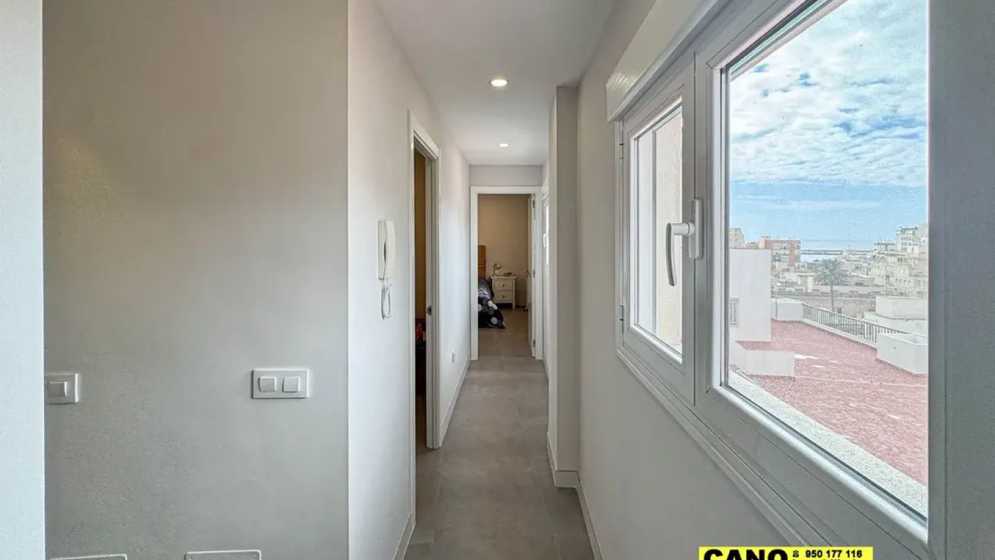 Spacious, Renovated Apartment with Stunning Sea Views in Almería - Image 1