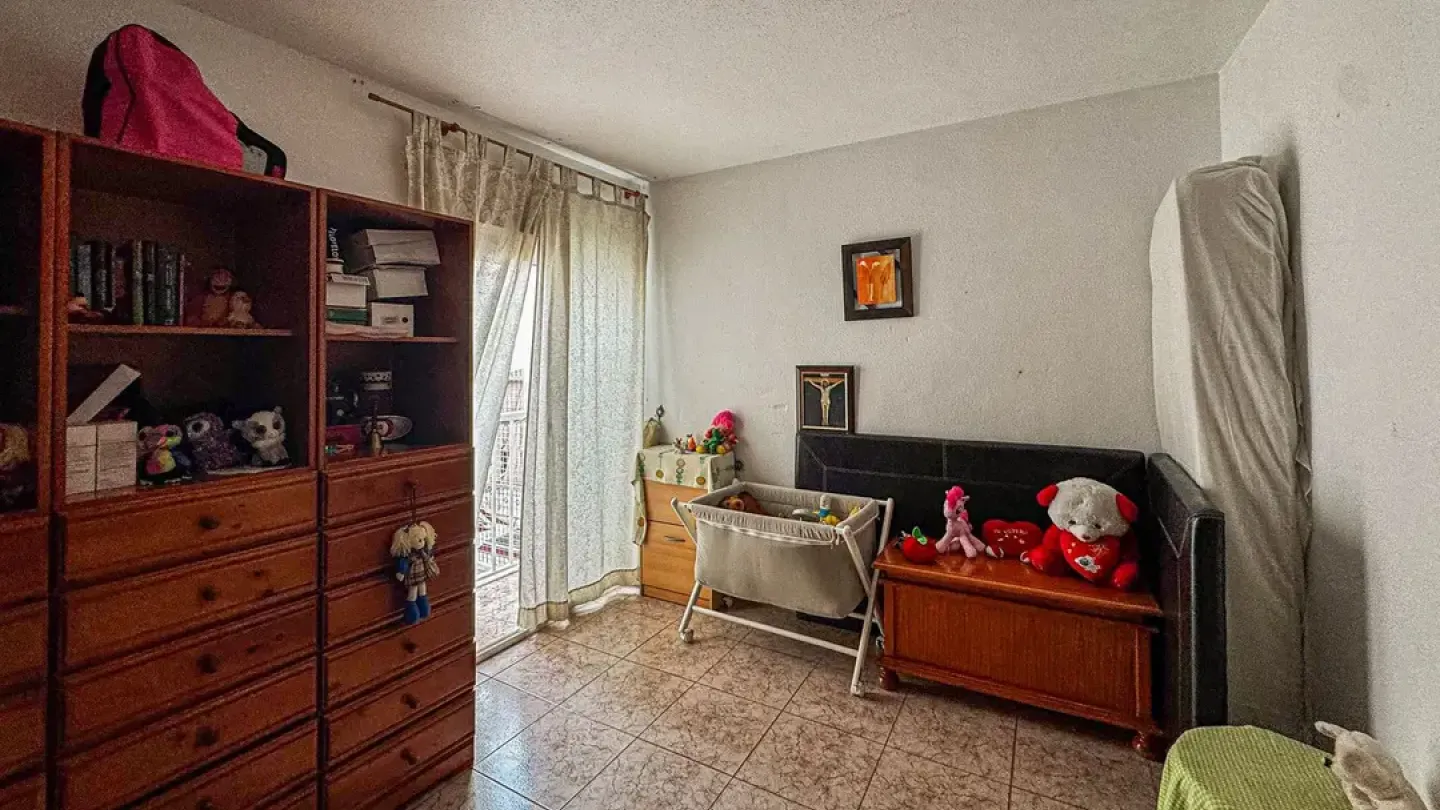 Spacious 3-Bedroom Duplex in Balerma, Near Park and Sports Pavilion - Image 5