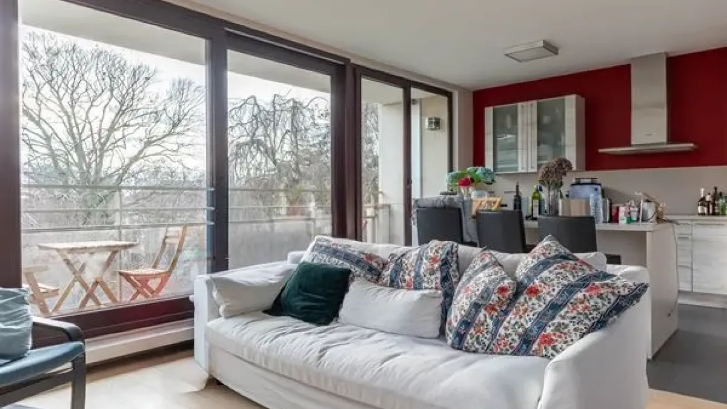 Spacious 2-Bed Apartment with Terrace in Private Park, Ukkel - Image 4