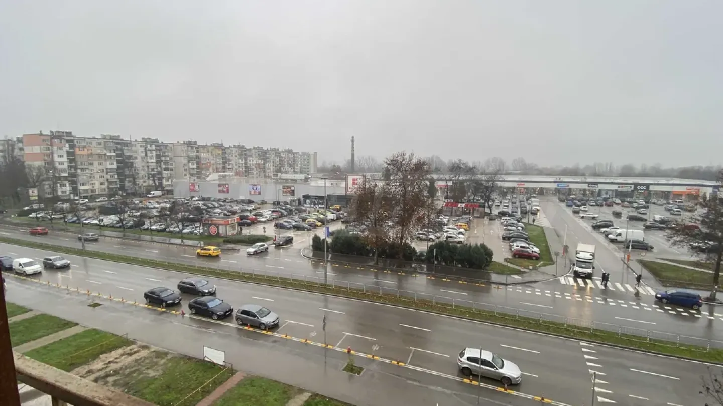 Spacious 3-Bedroom Apartment Near Retail Park, Vidin - Image 4