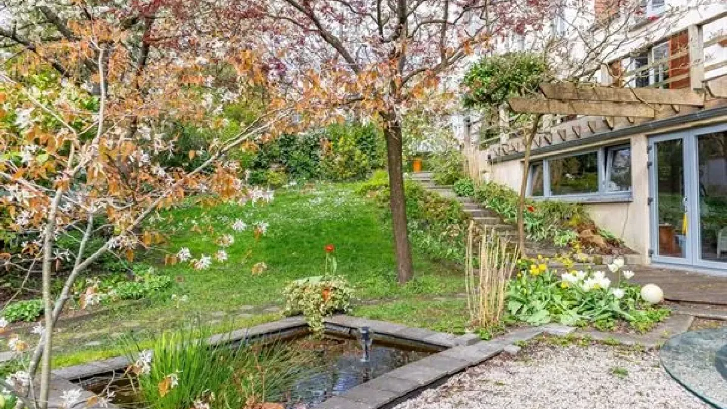 Charming Victorian House with Garden: Peace & Versatility in Ukkel - Image 4
