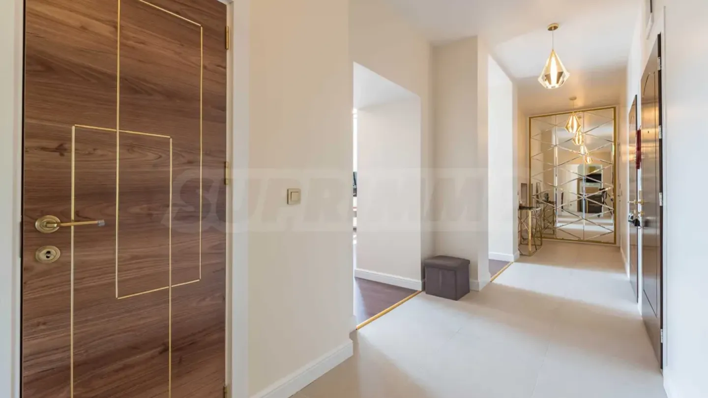 Luxury Penthause with Sea View in Varna - Image 1