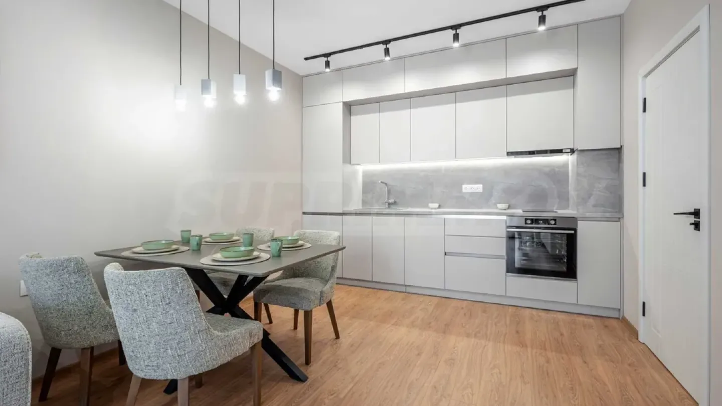 Stylish 2-Bedroom Apartment in Residential Park, Plovdiv - Image 3