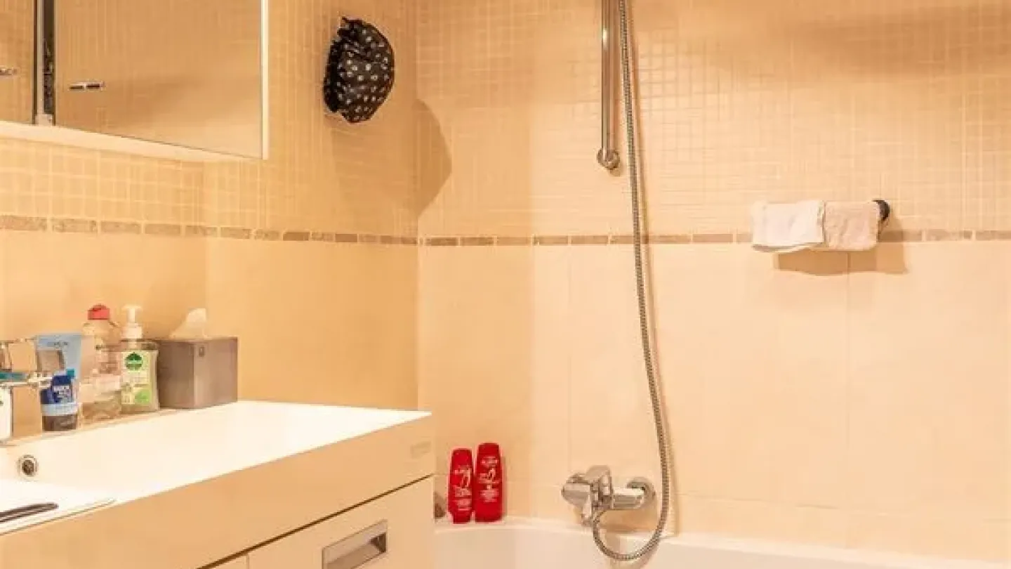 Charming Single-Storey Villa in Waterloo with No Overlooking Neighbors - Image 1