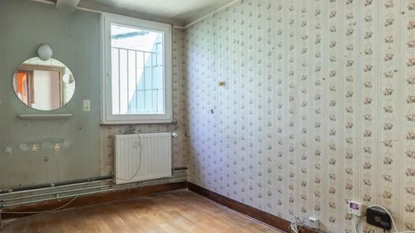 Top Floor Apartment with Stunning Views in Forest – 3 Bedrooms - Image 3