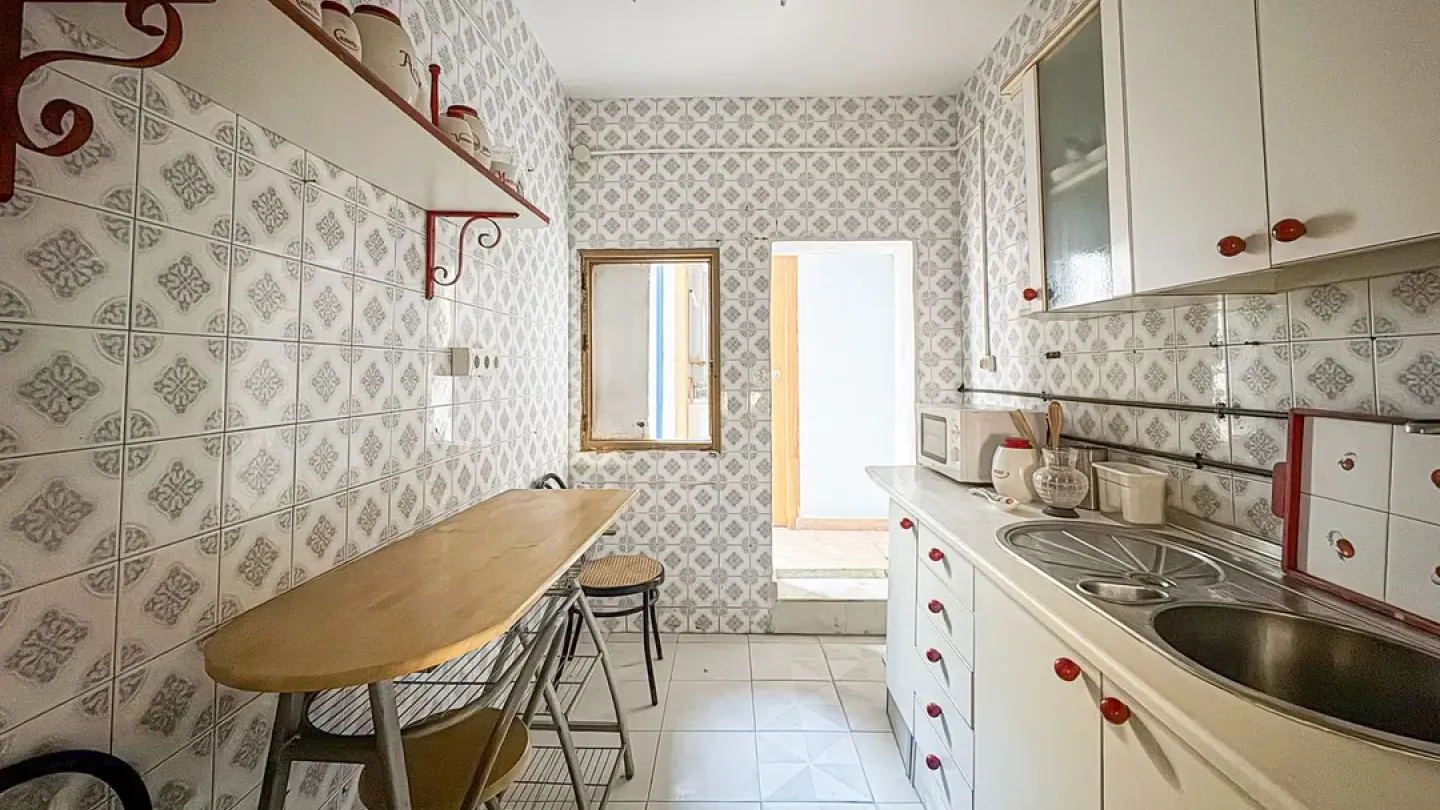 Almería Townhouse with Patio & Solarium – 3 Bedrooms, 98,000 EUR - Image 4