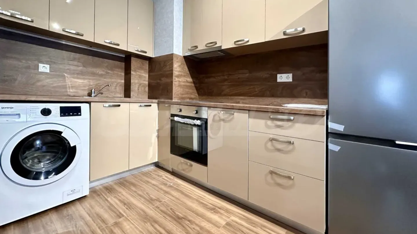Stylish 2-Bedroom Apartment Near Mall Plovdiv - Image 3