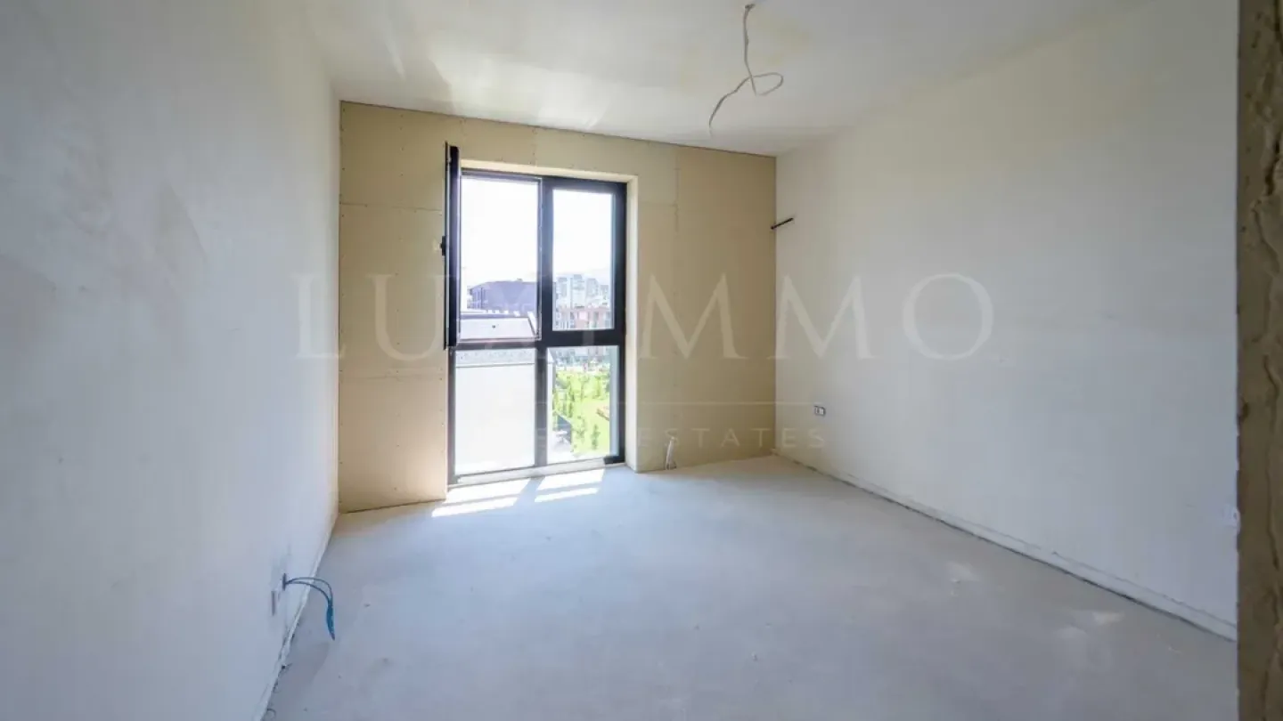 Krasno Selo Apartment with Parking – Modern Living &amp; Views - Image 1
