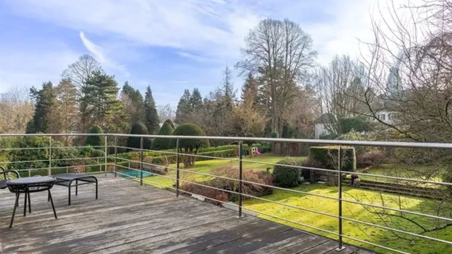 Spacious Villa in Ukkel: South-Facing Garden, 5 Bedrooms, 5 Bathrooms - Image 1
