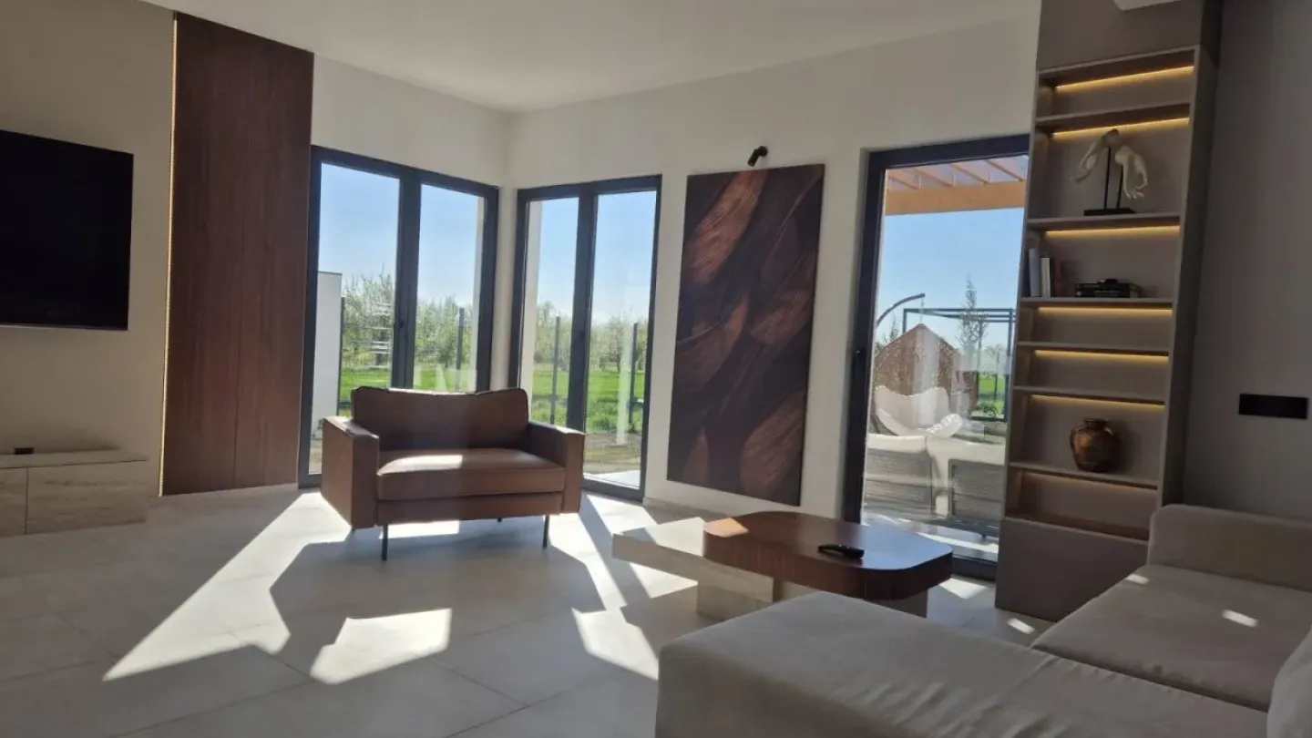 Luxury Modern Villa with Pool – Belgrade, 4 Bedrooms, 2 Bathrooms - Image 1