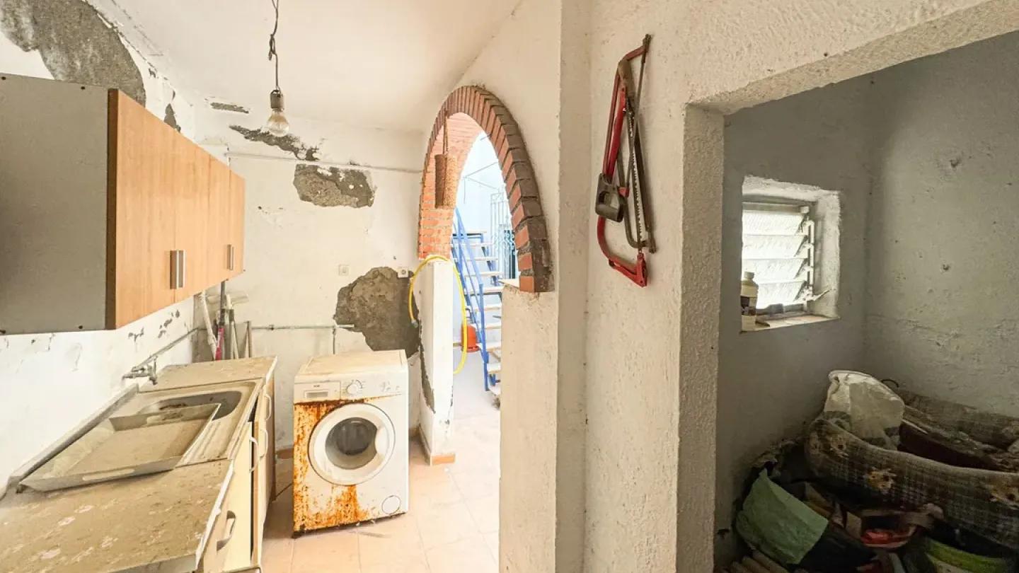 Almería Townhouse with Patio & Solarium – 3 Bedrooms, 98,000 EUR - Image 5