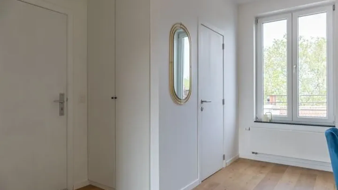 Charming Renovated 1 Bedroom Duplex Apartment Near Parc Duden, Vorst - Image 5
