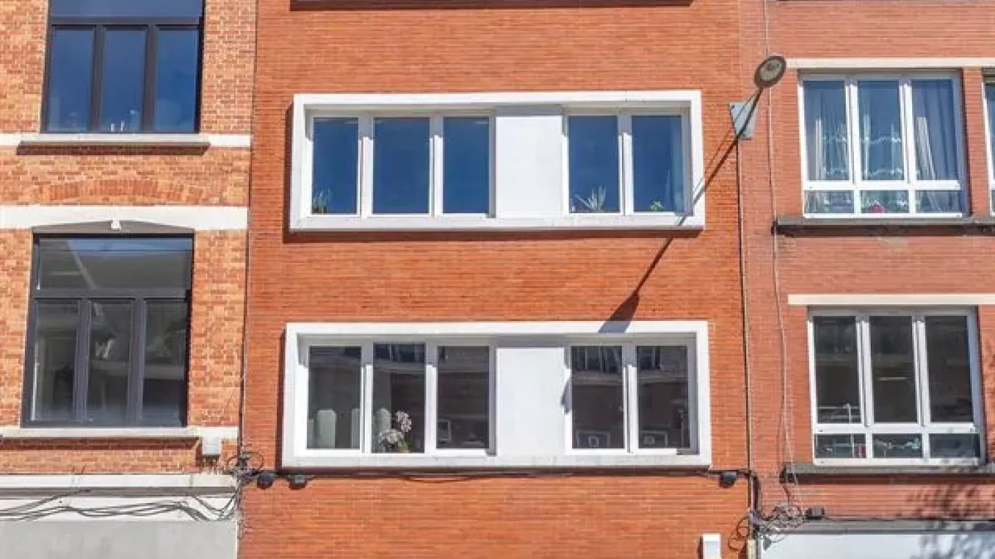 Renovated 2-Bedroom Apartment with Terrace - Elsene, Low Charges - Image 4