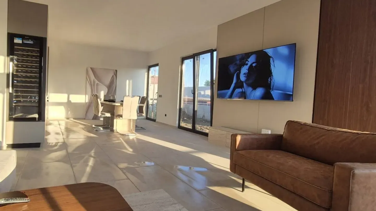 Luxury Modern Villa with Pool – Belgrade, 4 Bedrooms, 2 Bathrooms - Image 2