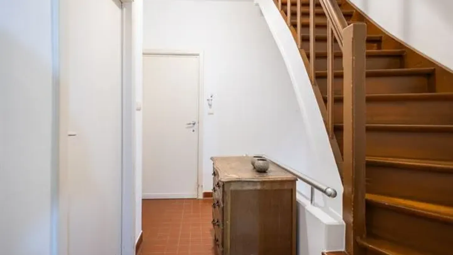 Spacious 3-Bed Anderlecht House with Terrace and Courtyard - €385,000 - Image 3