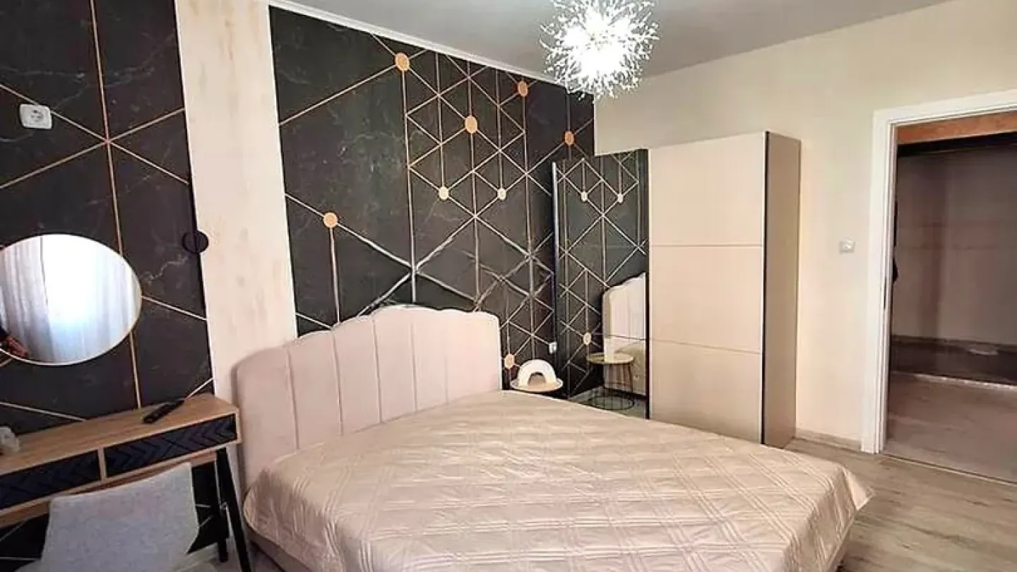 Stylish Fully Furnished One-Bedroom Apartment in Stara Zagora – 80m2 - Image 5