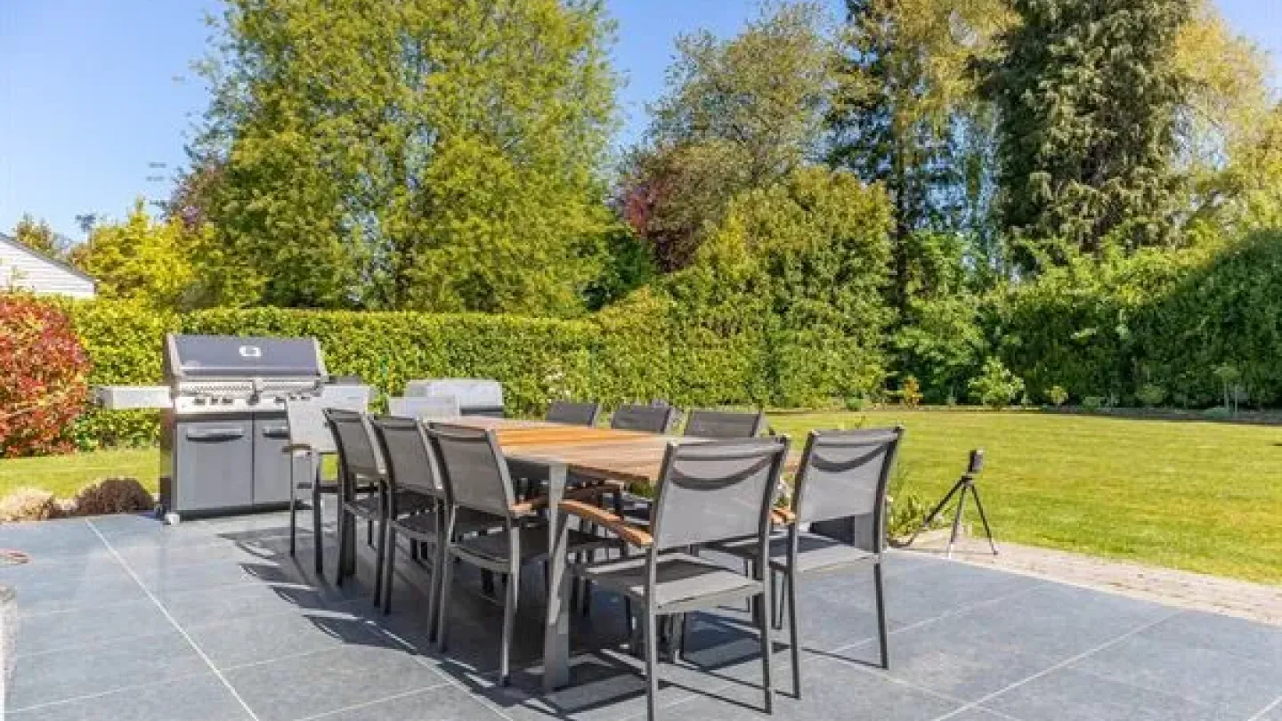 Spacious Villa with Garden and Solar Panels - Sint-Genesius-Rode - Image 5