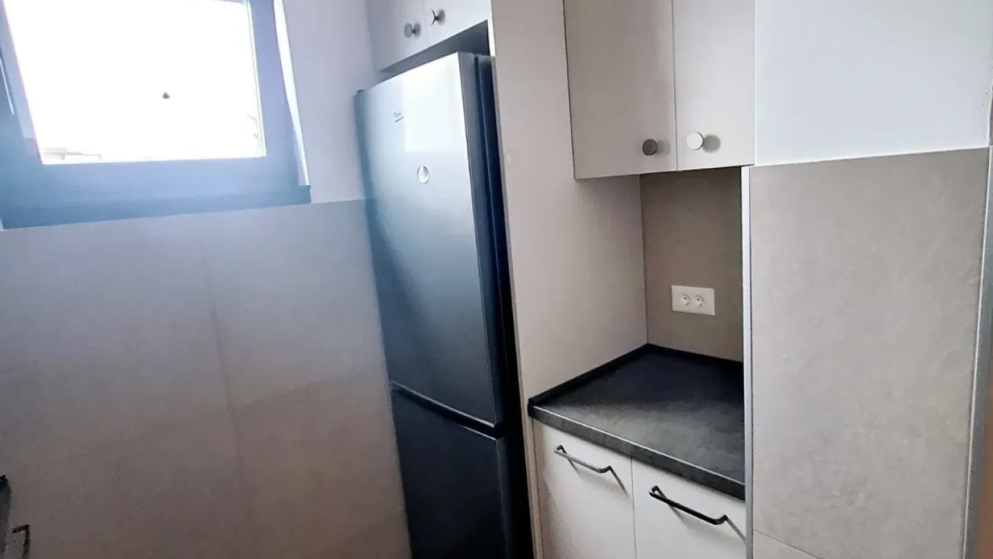 Spacious 3-Bedroom Apartment Near Crvena Zvezda with Modern Amenities - Image 4