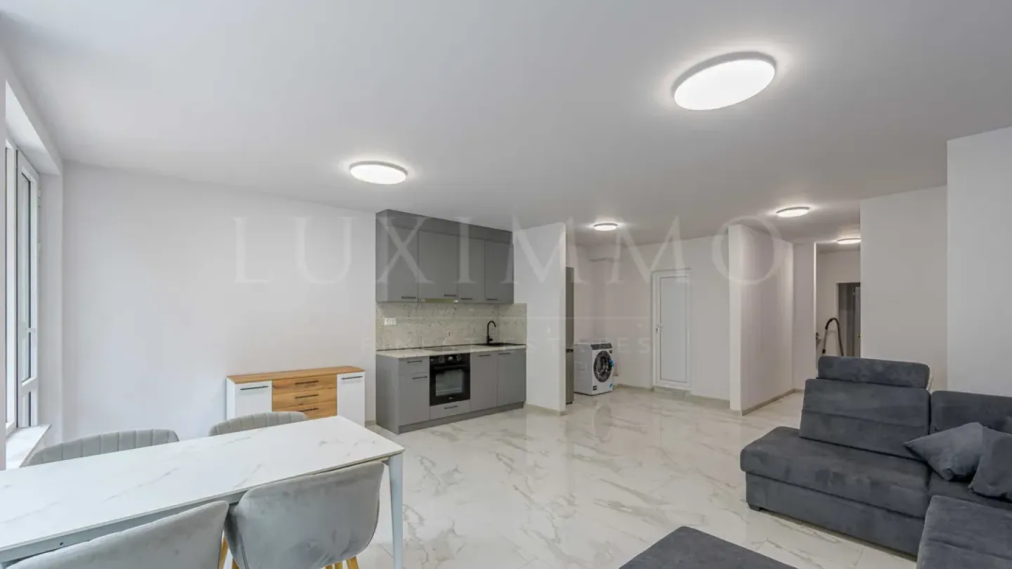 Strelbishte Medical University Apartment With Parking - Image 5