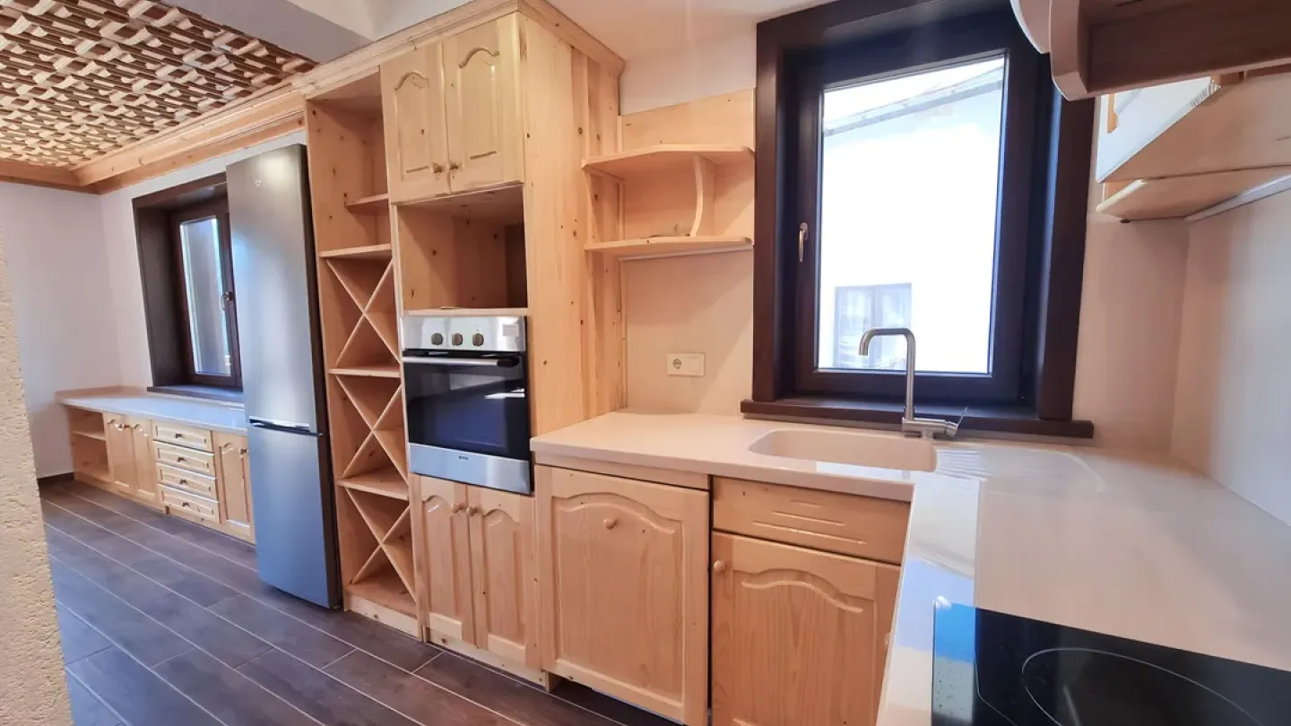 Spectacular Mount Snezhanka View Estate: Luxurious House Near Pamporovo for Sale. - Image 3