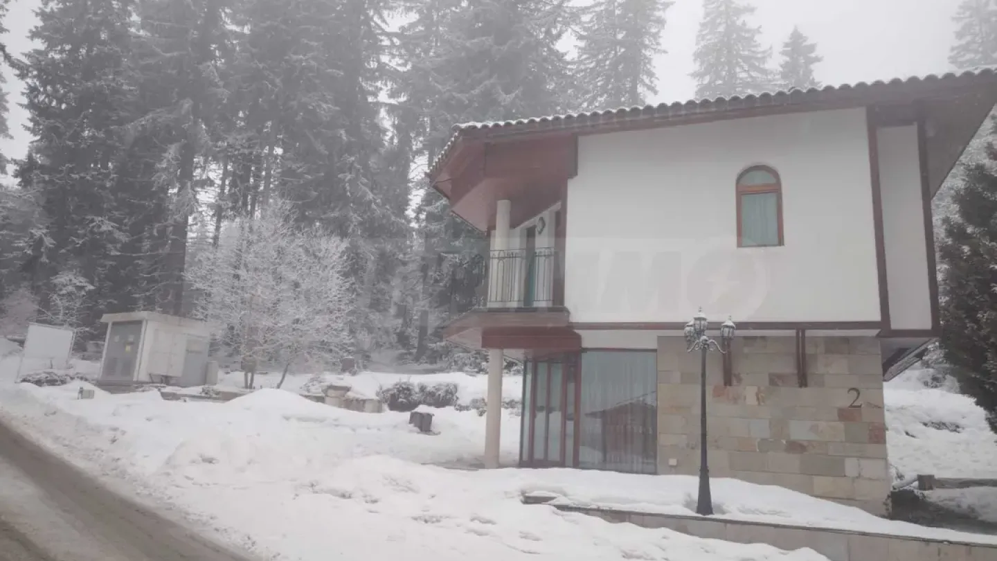 Forest Glade, Pamporovo - 2 Bed Apartment View - Image 3