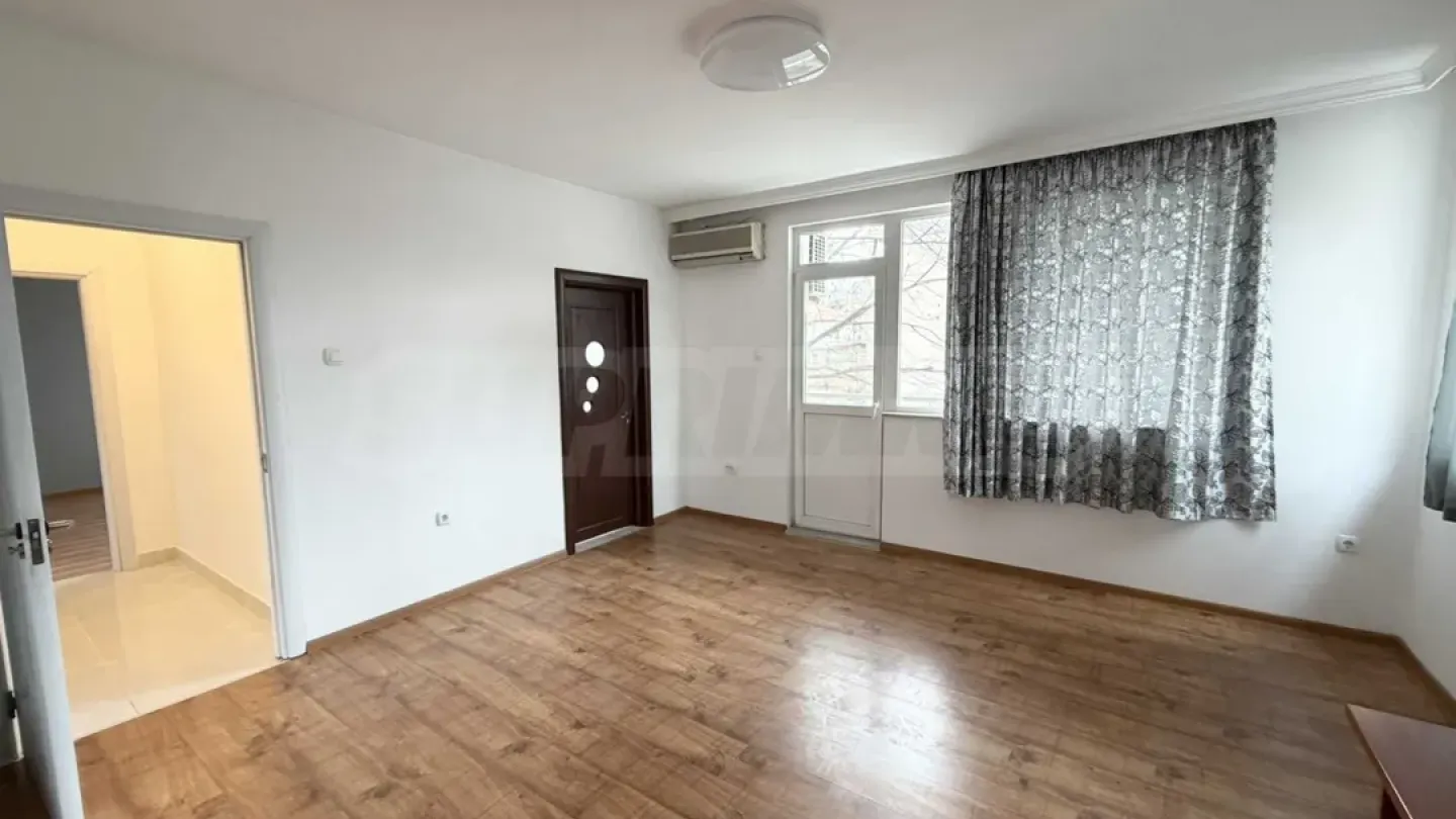 Spacious 3-Bedroom Apartment in Plovdiv's Kurchuk Paris - Image 4