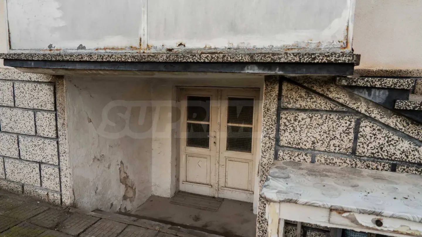 Spacious House with Extra Level & Garden in Bulgaria - Image 1