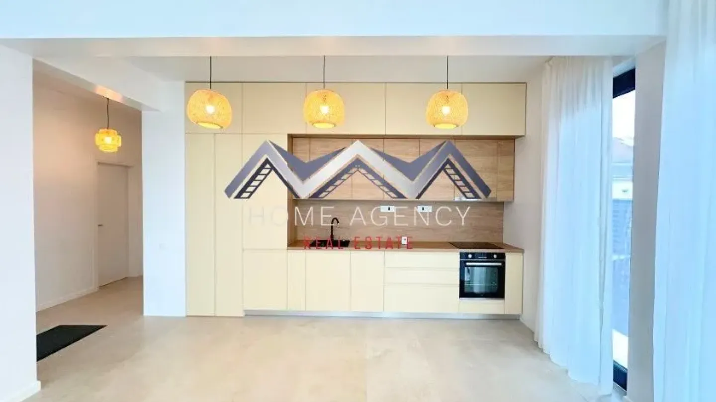 Elegant, New-Built House with Garden in Otopeni for Rent - Image 4
