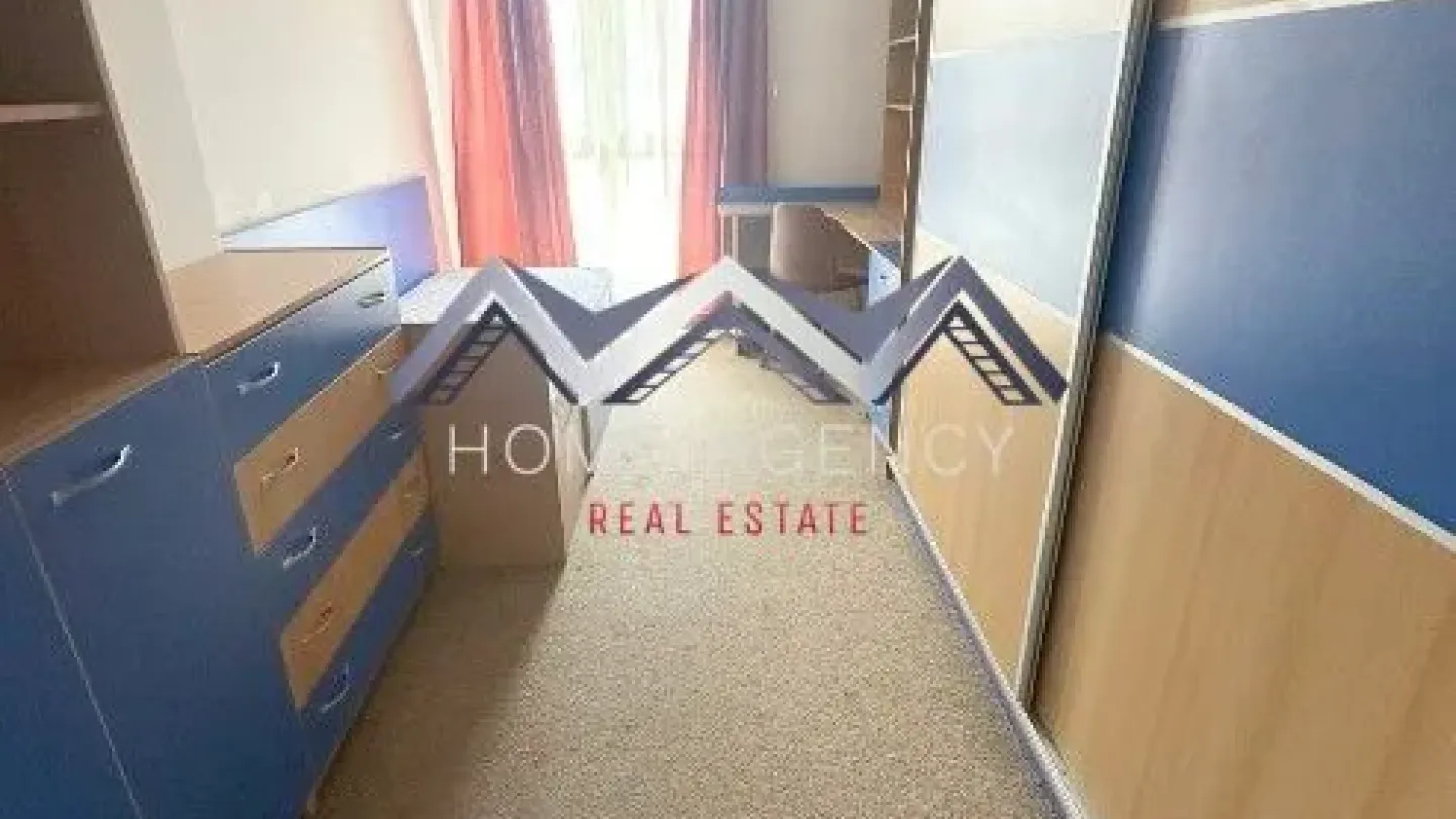 Spacious 3-4 Bedroom Apartment with 3 Bathrooms in Otopeni, Romania - Image 4