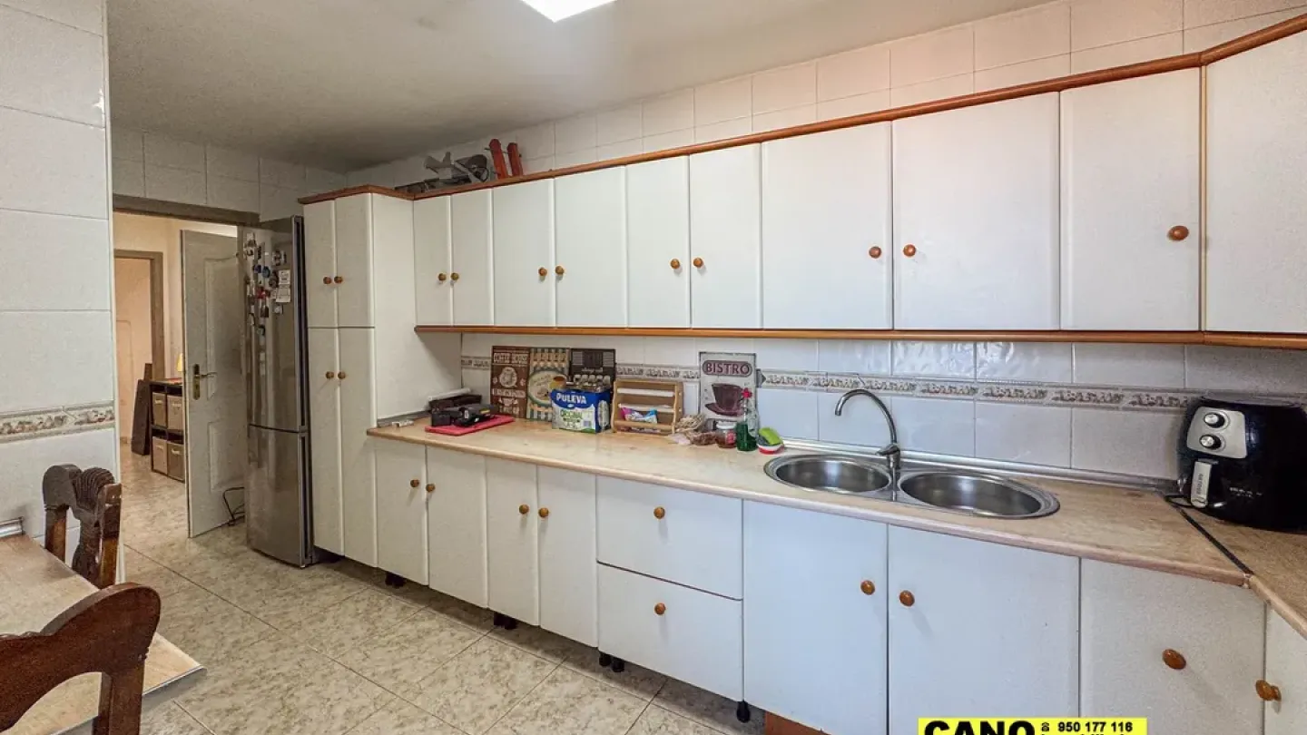 Spacious 3-Bedroom Apartment with Terrace in Central Aguadulce - Image 2