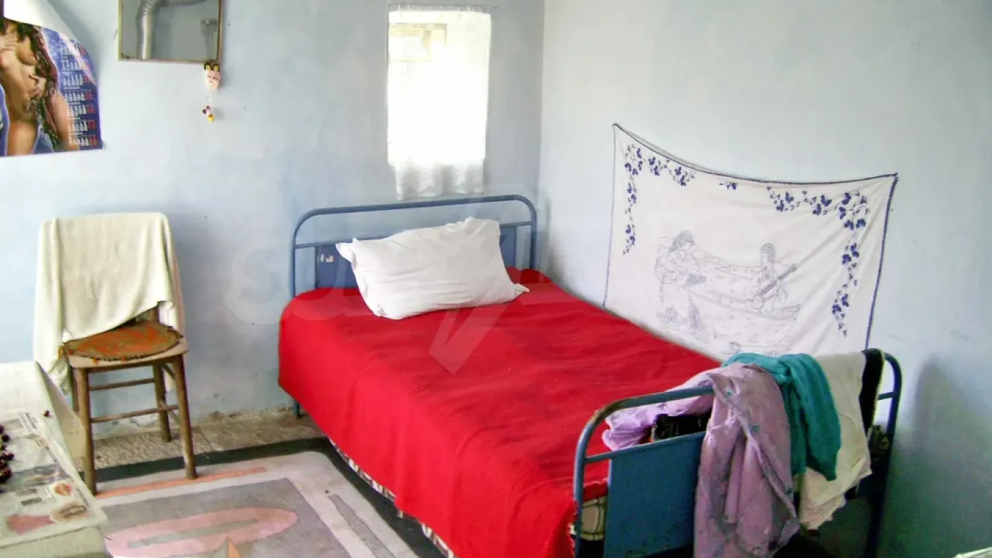 Charming House Near Vidin with Garden and Scenic Views - Image 2