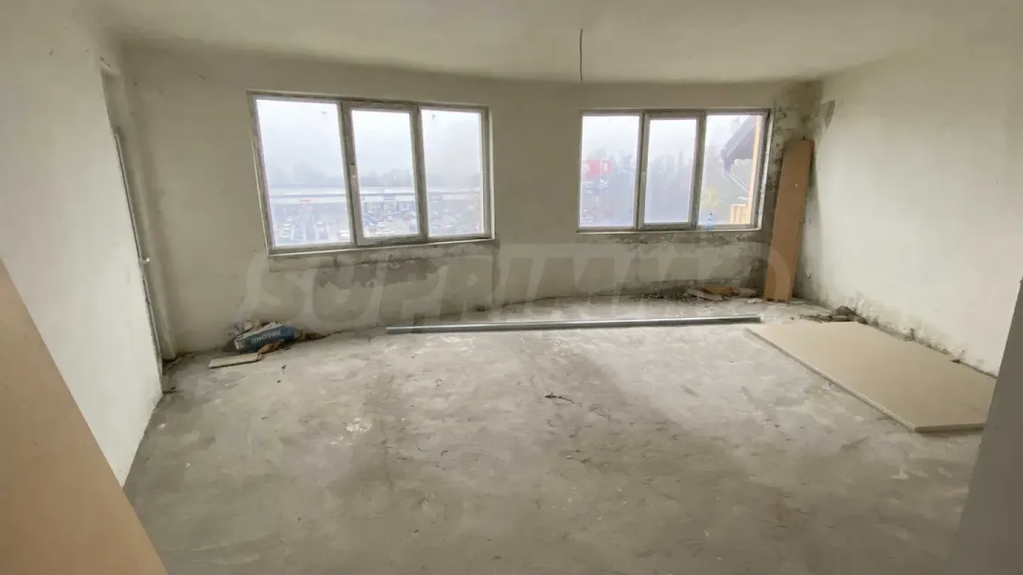 Spacious 3-Bedroom Apartment Near Retail Park, Vidin - Image 5