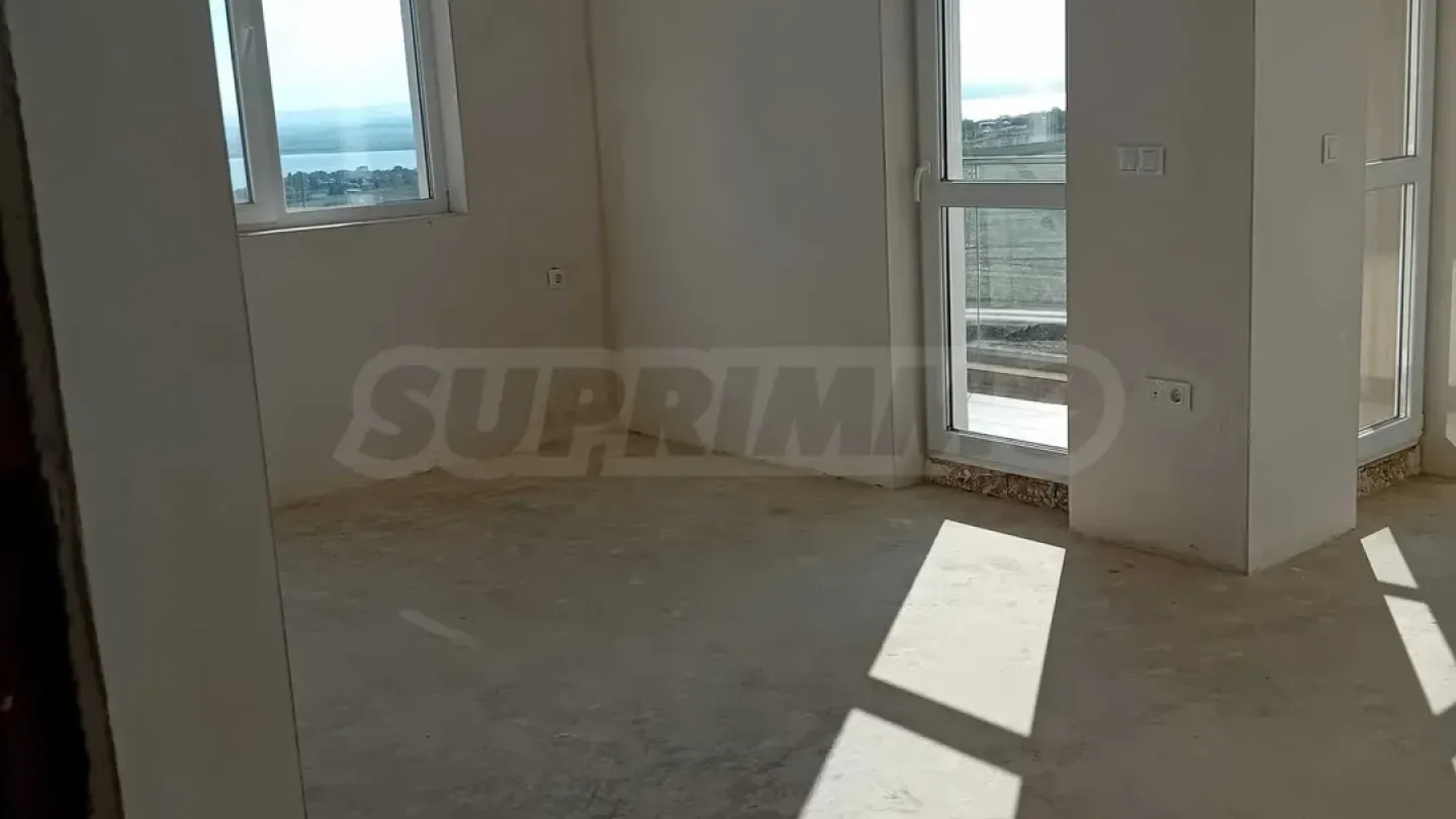 Spacious 2-Bedroom Apartment with Lake Vya View - Image 4